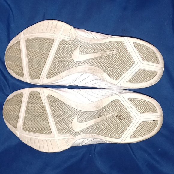 Pristine white on white Nike sneakers - Picture 4 of 4